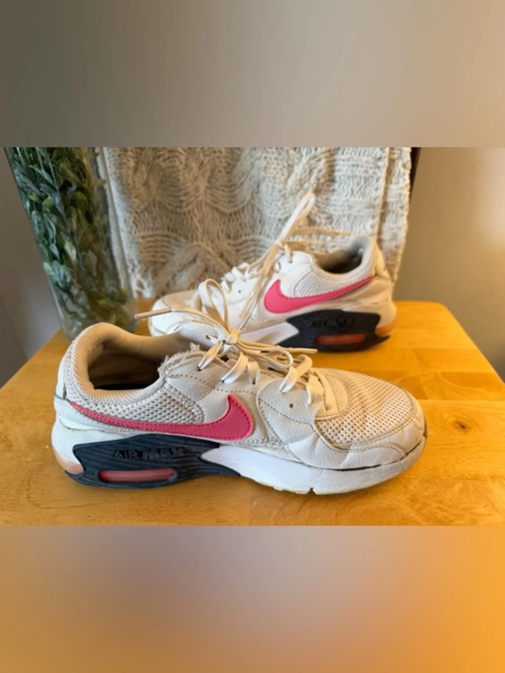 Nike Air Max Excee Women's Sneakers  Size 8